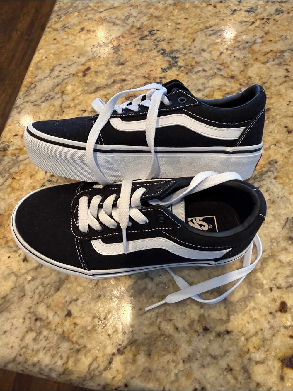 Vans Old Skool Youth Classic Kids Black and White Skate Sneakers - Picture 3 of 3